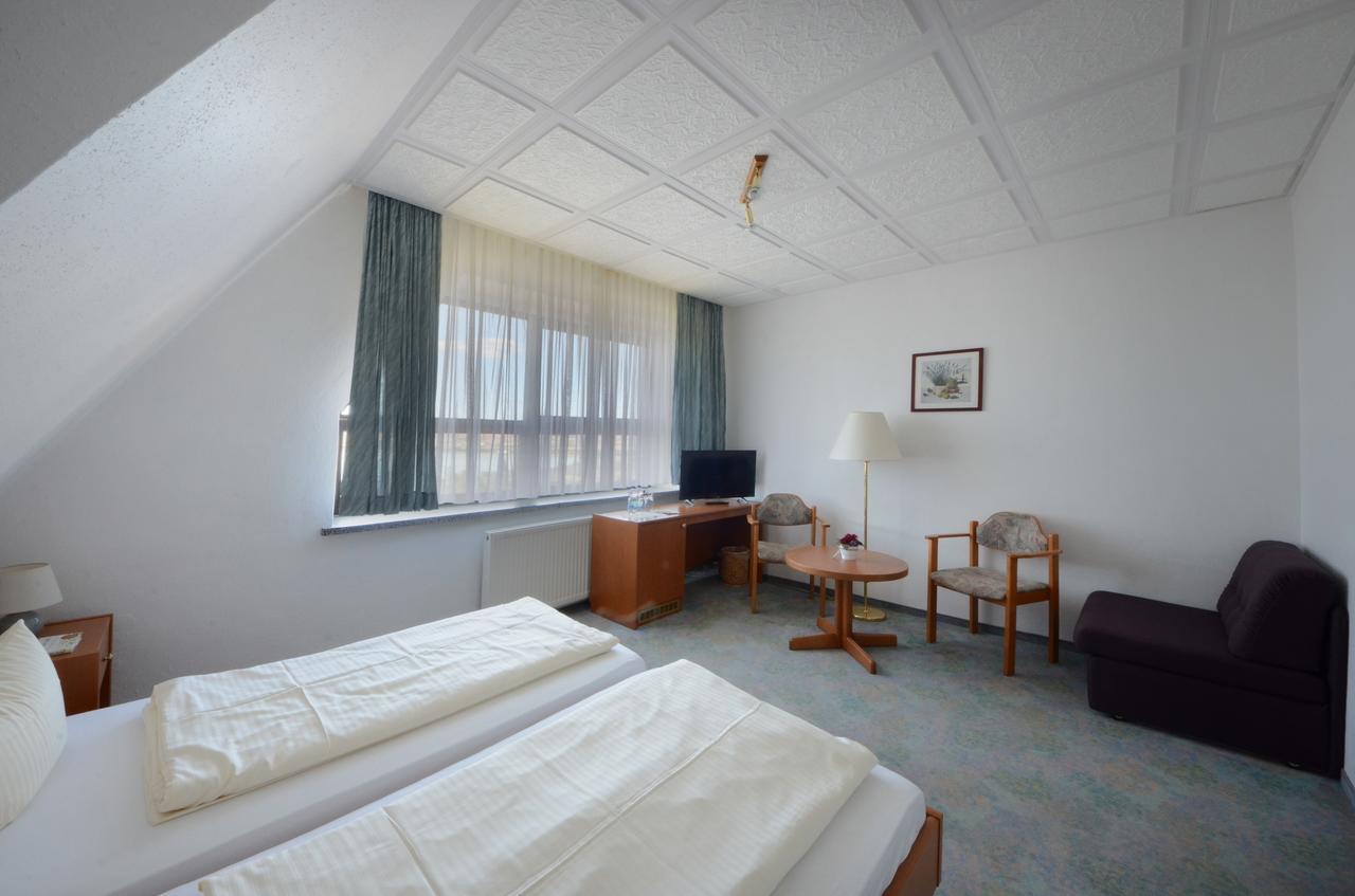 Land-Gut-Hotel Barbarossa เคลบรา ภายนอก รูปภาพ