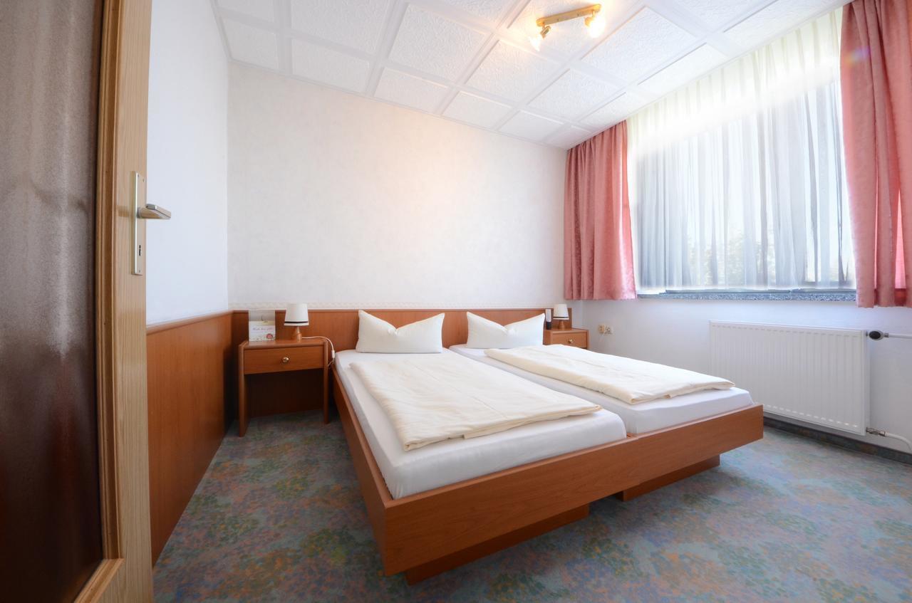 Land-Gut-Hotel Barbarossa เคลบรา ภายนอก รูปภาพ
