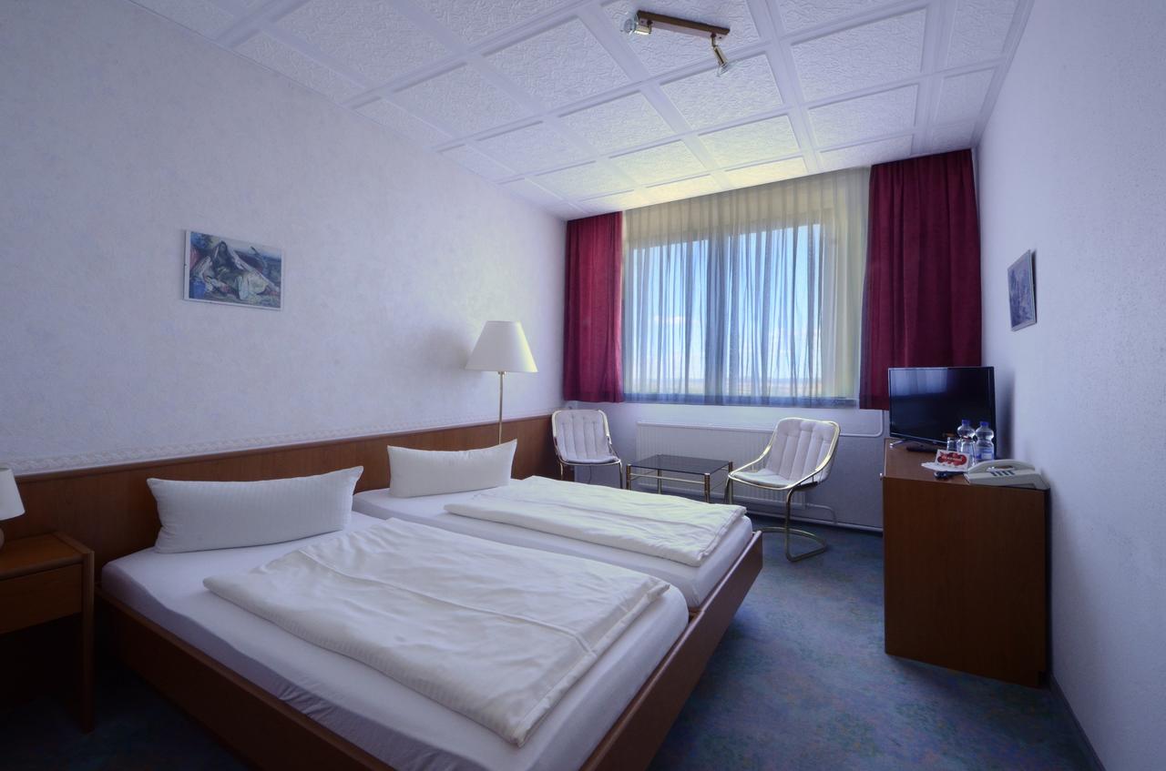 Land-Gut-Hotel Barbarossa เคลบรา ภายนอก รูปภาพ
