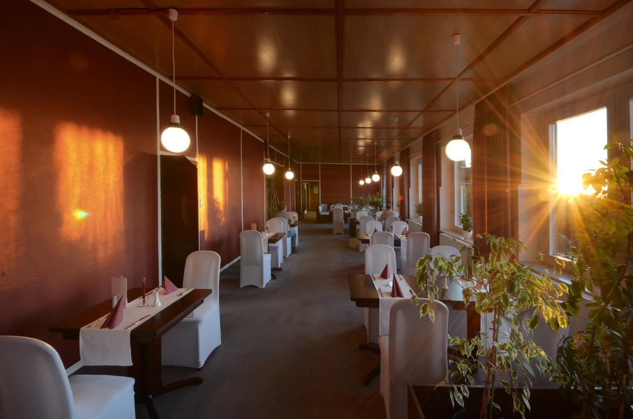 Land-Gut-Hotel Barbarossa เคลบรา ภายนอก รูปภาพ