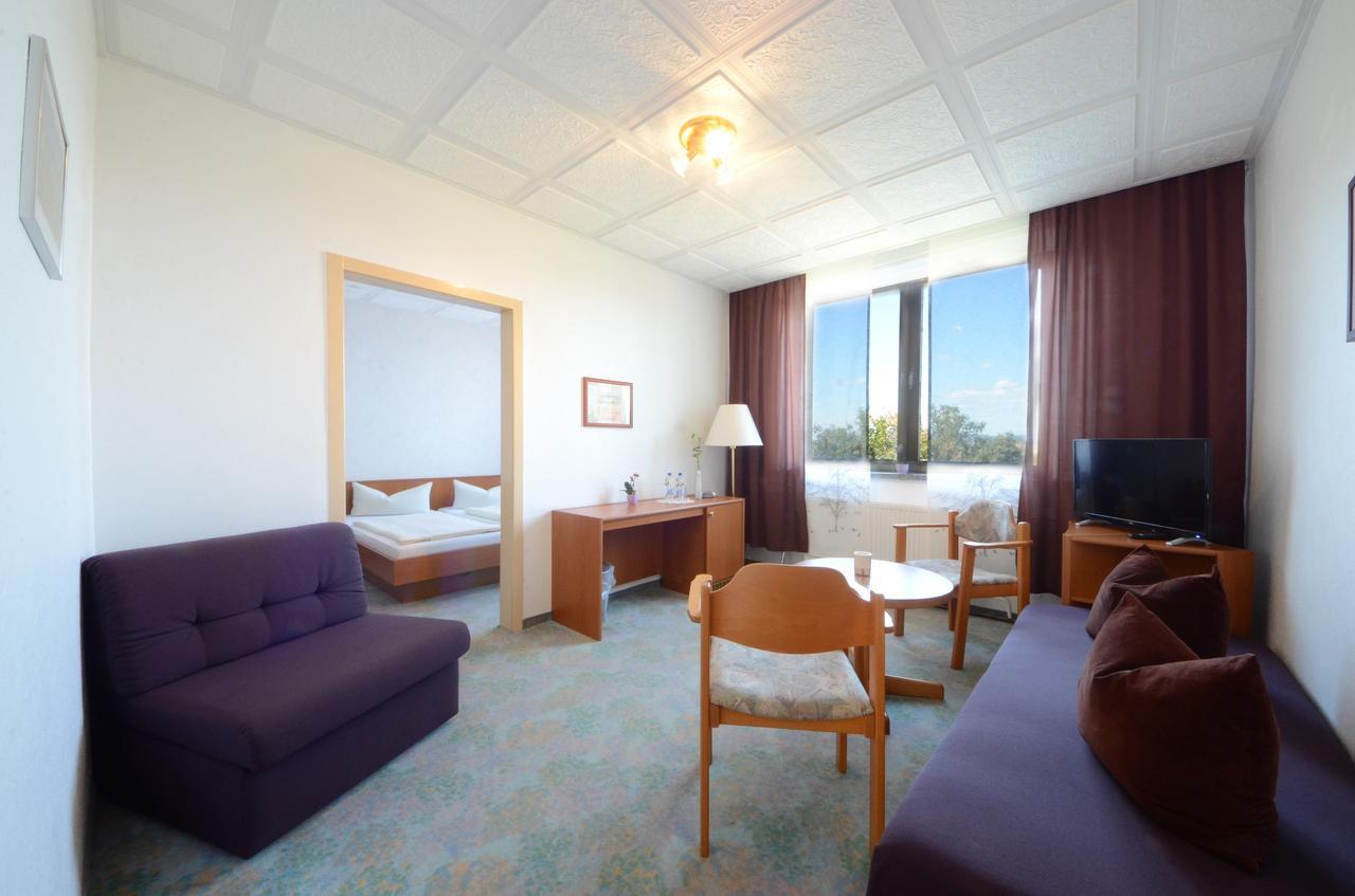 Land-Gut-Hotel Barbarossa เคลบรา ภายนอก รูปภาพ