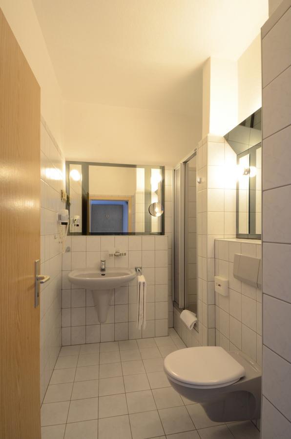 Land-Gut-Hotel Barbarossa เคลบรา ภายนอก รูปภาพ